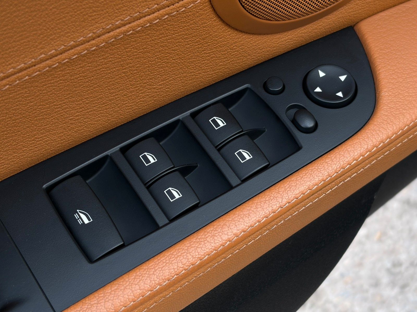 Fahrzeugabbildung BMW Z4 Roadster sDrive 35i SHZ LHZ PDC HiFi Temp.