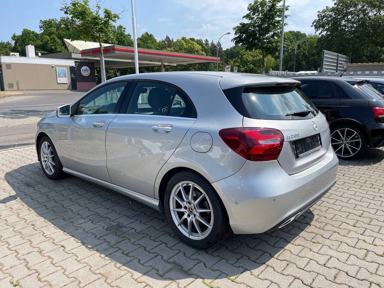 Fahrzeugabbildung Mercedes-Benz A 200 Urban*Rückfahrkamera*LED*Tempomat