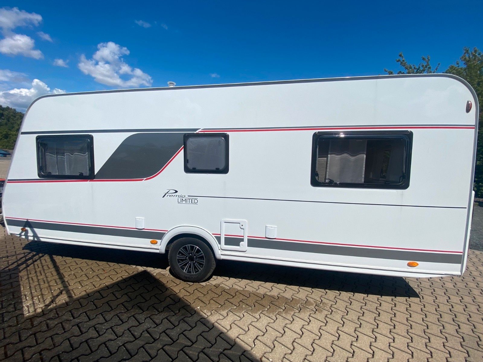 Fahrzeugabbildung Bürstner Premio 530 TL  LIMITED *1.700Kg*ATC*Aluf.*Dusche