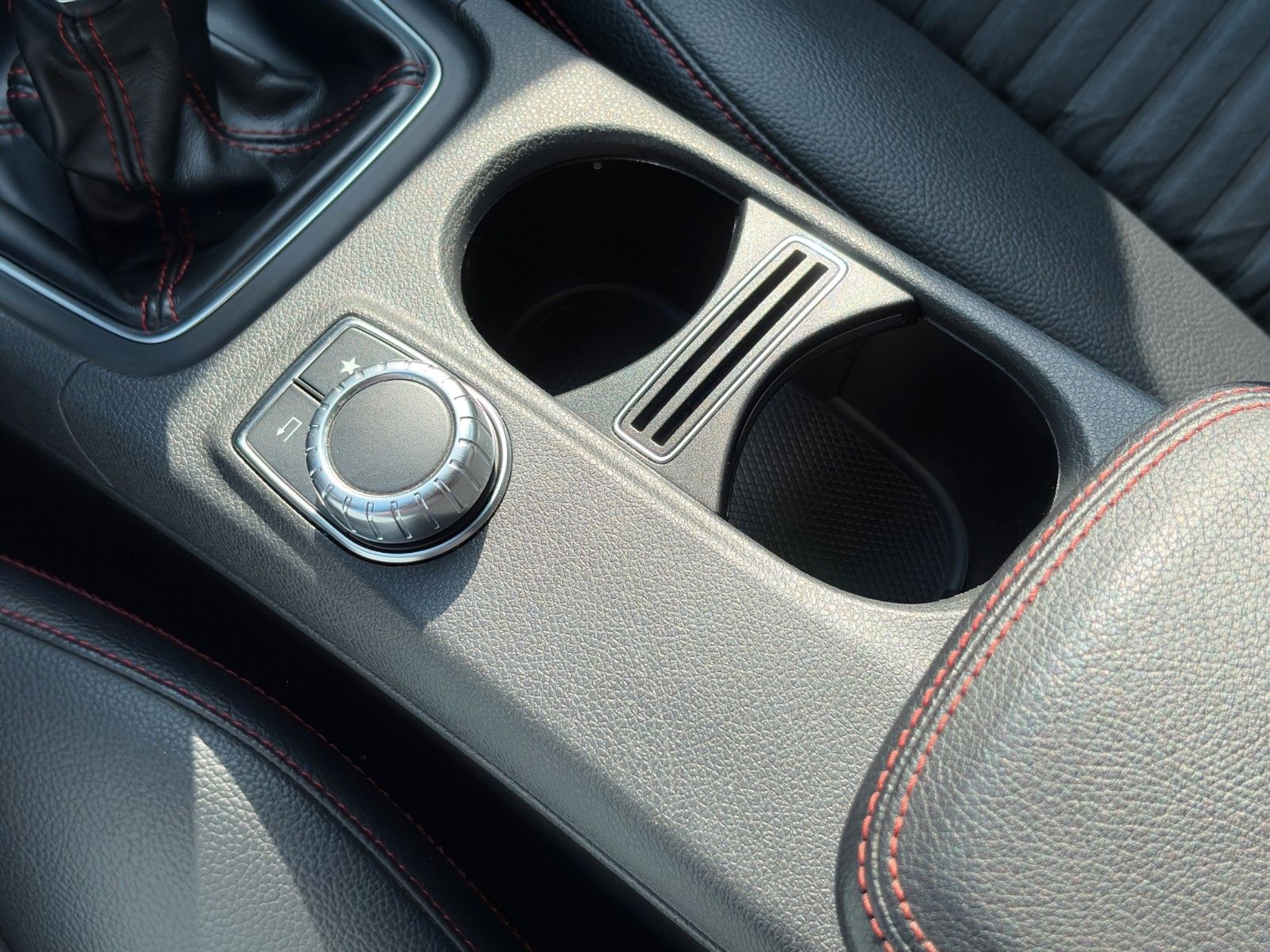 Fahrzeugabbildung Mercedes-Benz CLA 200 AMG Line SB*Night-Paket*Xenon*SHZ*Navi**