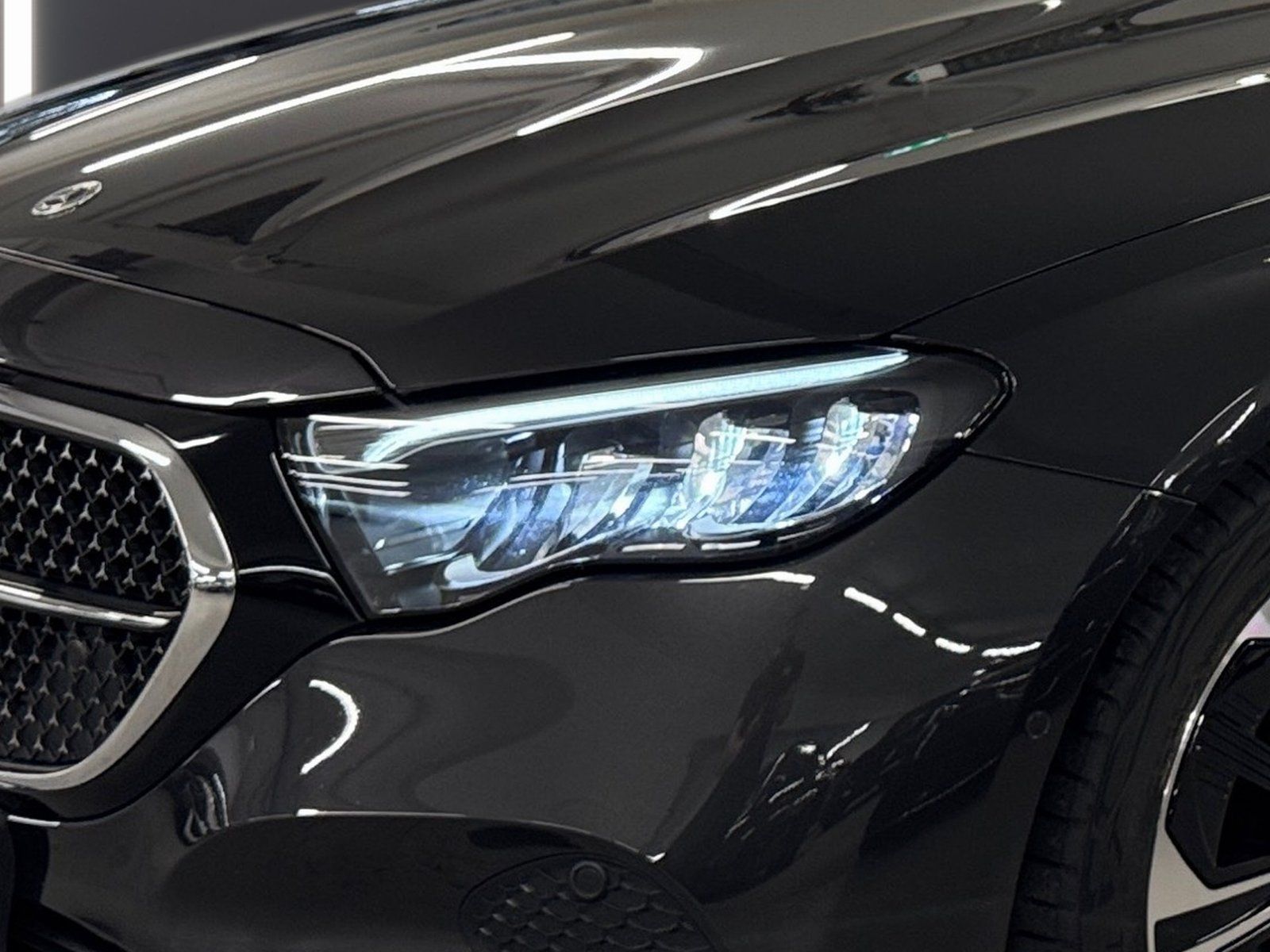 Fahrzeugabbildung Mercedes-Benz E 220 T d AVANTGARDE*Pano*AHK*Distronic*Totwink*