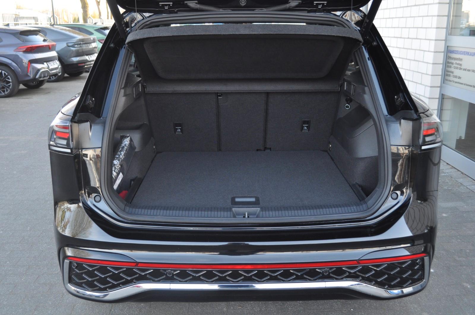 Volkswagen Tiguan 2.0 TDI  4Motion R-LINE/PANORAMA/AHK/GJR