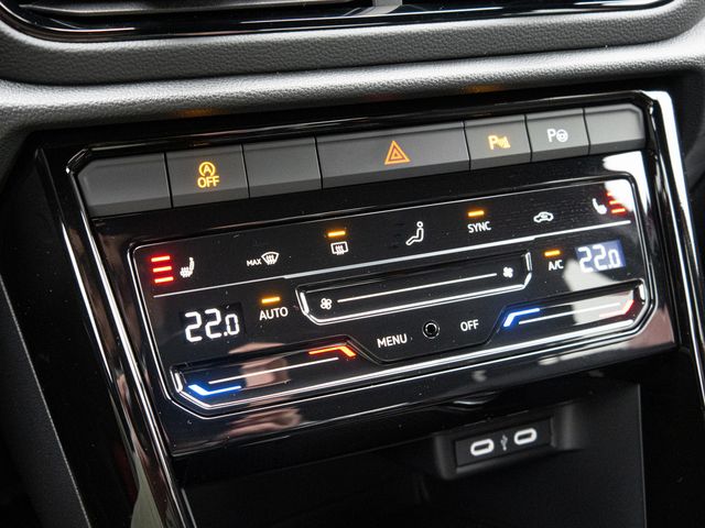 T-Roc 1.5 TSI Style PDC SHZ KAMERA NAVI AHK ACC