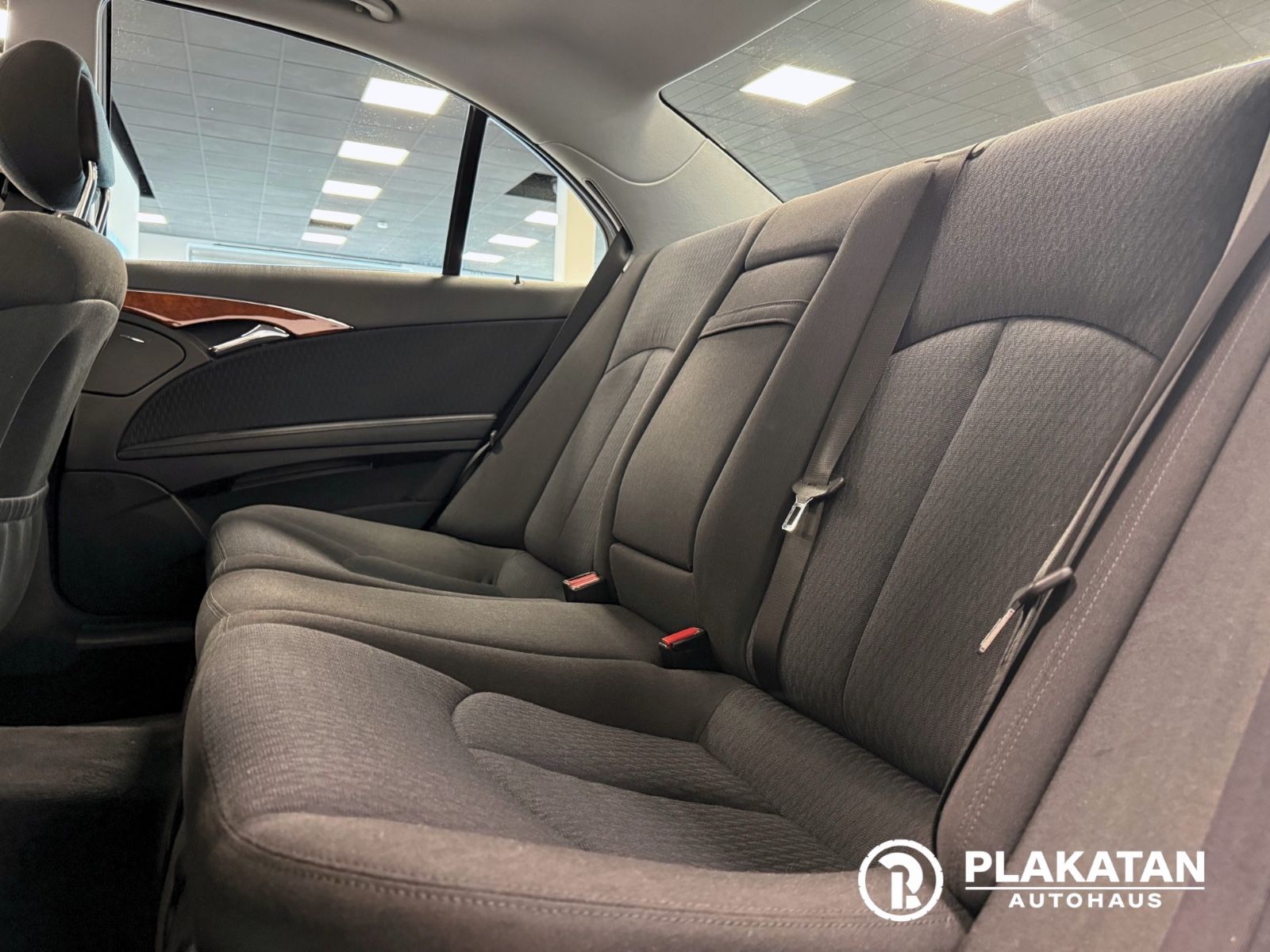 Fahrzeugabbildung Mercedes-Benz E 240 ELEGANCE, TÜV Neu, 2 Hand