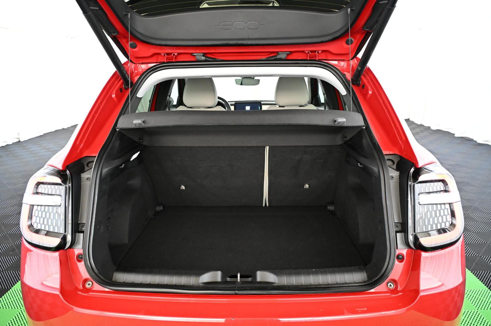 Fiat 600 1.2 Hybrid 101 DCT6 La Prima LED/NAVI/SHZ/18