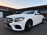Mercedes-Benz E 220d Limo. AMG/PANORAMA/360°KAMERA - Mercedes-Benz E 220 mit Diesel-Antrieb: Automatik