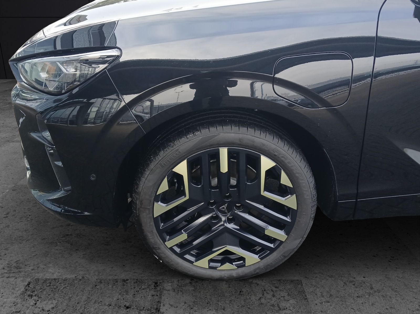 Fahrzeugabbildung CUPRA Terramar VZ e-Hybrid Tribe Matrix Sennh.AHK