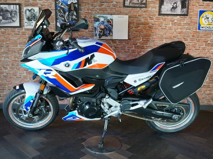 BMW F 900 XR 4 Pakete, Akrapovic´, Taschen