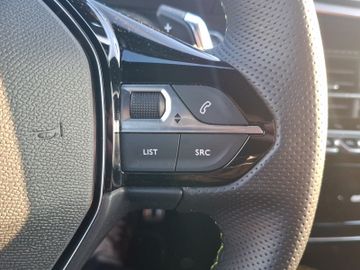 Peugeot 208 GT 1.2 PureTech 100 Kam.+LED+Navi+SHZ+PDC