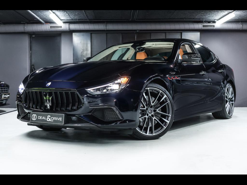 Maserati Ghibli TROFEO 3.8 V8°CARBON°B&W°PANO°WARR 05/28