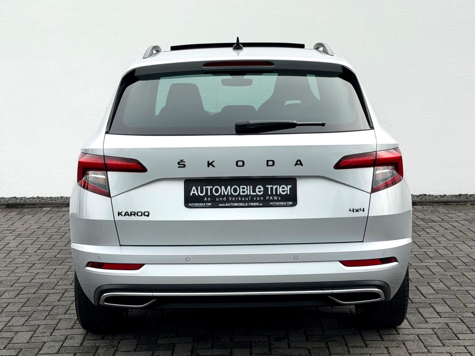 Skoda Karoq Sportline 2.0 TSI DSG 4x4 PANO LED ACC AHK foto 6