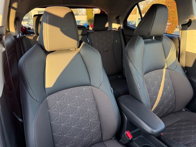 Toyota Yaris Cross Hybrid FWD Elegant