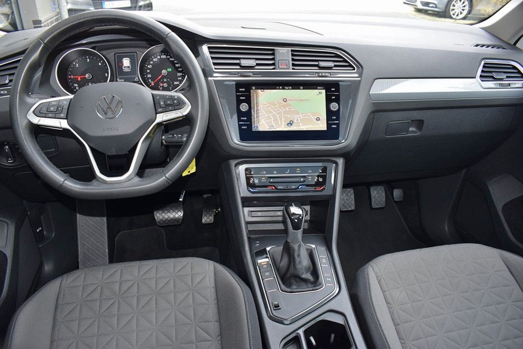 Volkswagen Tiguan TDI 2.0 DSG Life Fahrschule LED AHK Pano foto 2