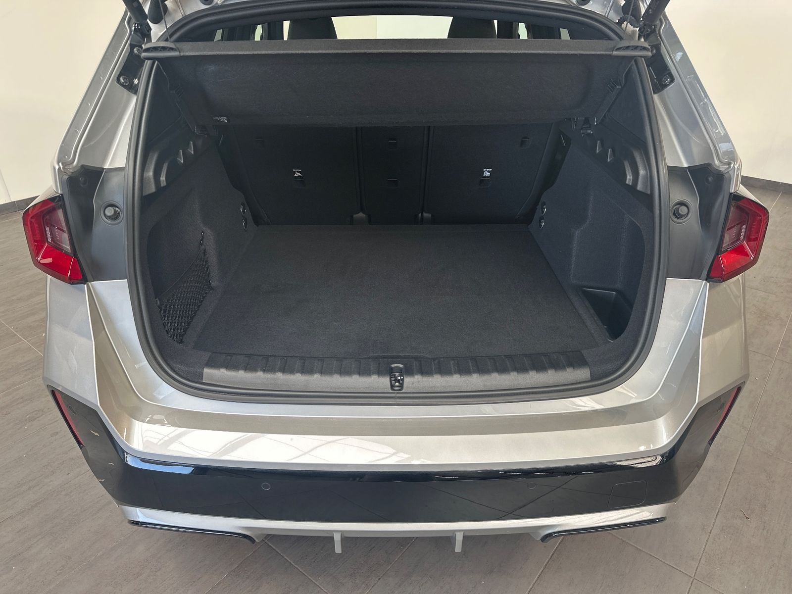Fahrzeugabbildung BMW X1 xDrive20d M-Sport NAV+LED+PANO+AHK+SHZ