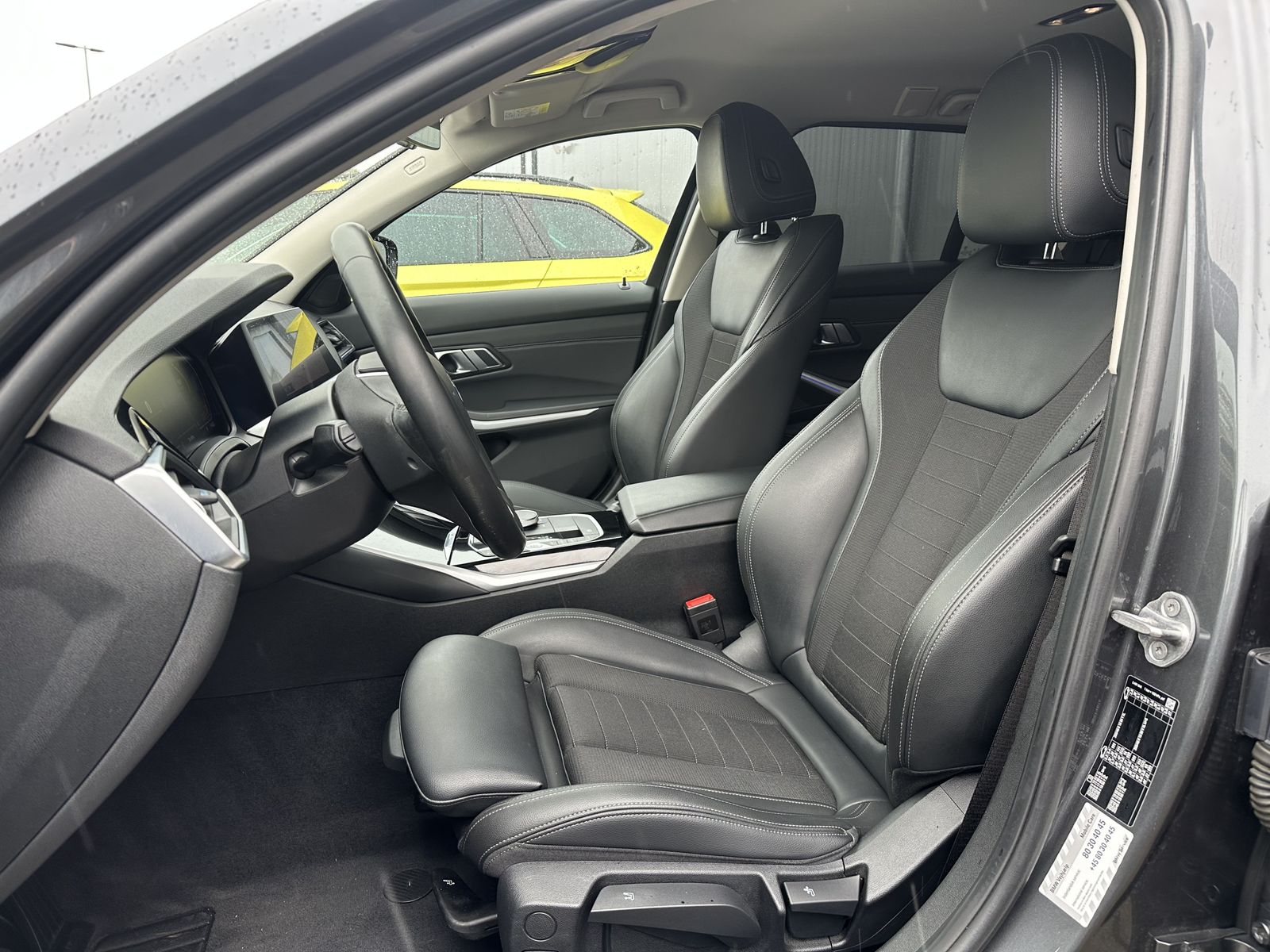 Fahrzeugabbildung BMW 330i Touring Sport-Line NAV+LED+SHZ+HiFi+AHK+VC