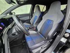 VW Golf VIII R 4Motion Matrix DAB Harman-Kardon