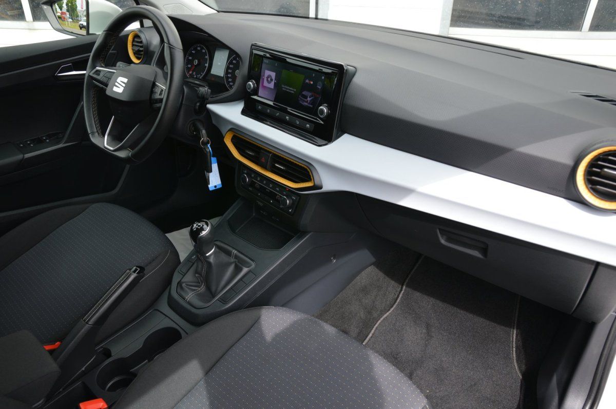 Fahrzeugabbildung SEAT Ibiza   Style LED Alu SHZ Ganzjahresreifen