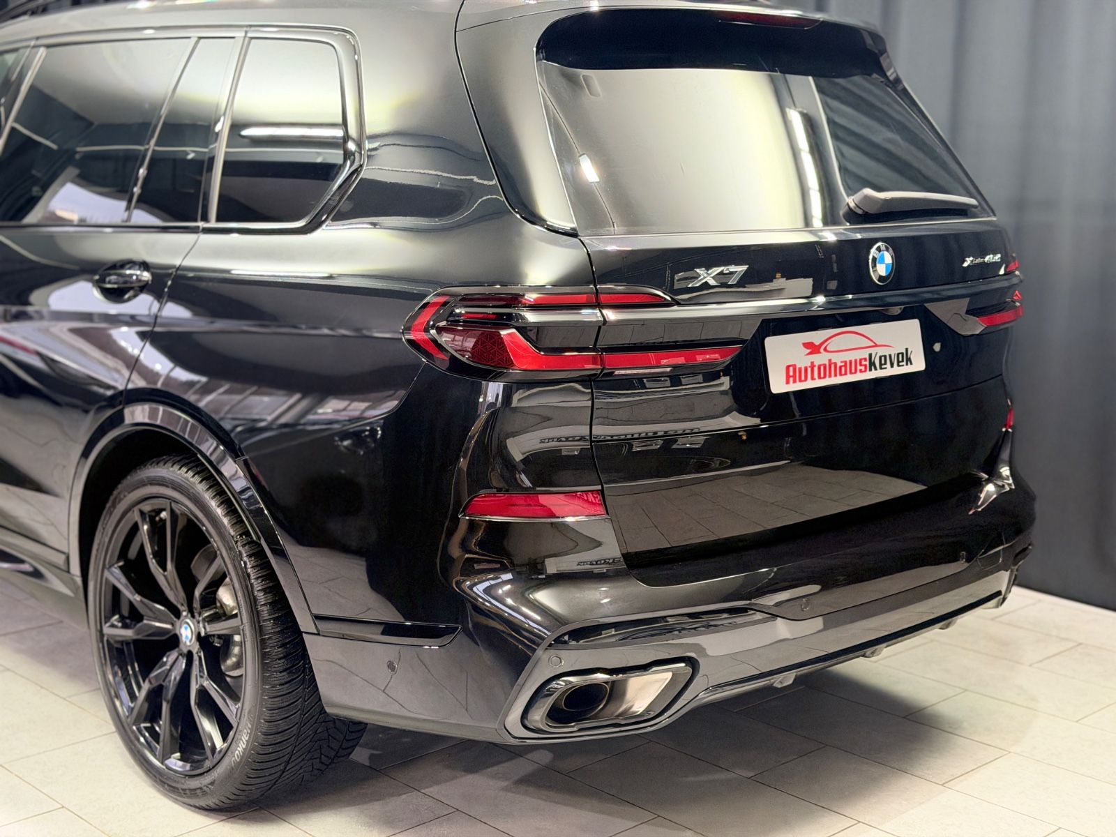 Fahrzeugabbildung BMW X7 xDrive 40d M SPORT PRO|LUFT|PANO|7-SITZER|AHK