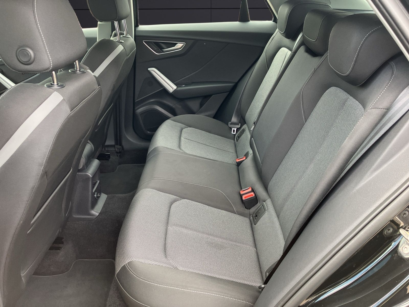 Fahrzeugabbildung Audi Q2 35 TFSI advanced S tronic LED Vorb AHZV