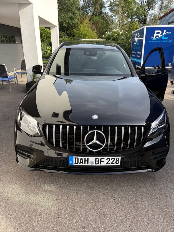 Image of Mercedes-Benz GLC 220