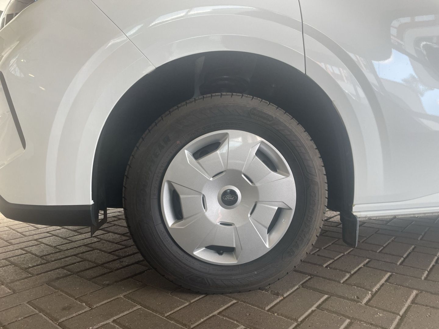 Fahrzeugabbildung Ford Transit Custom Kasten 300 L1 Trend FWD 2.0 EcoBl