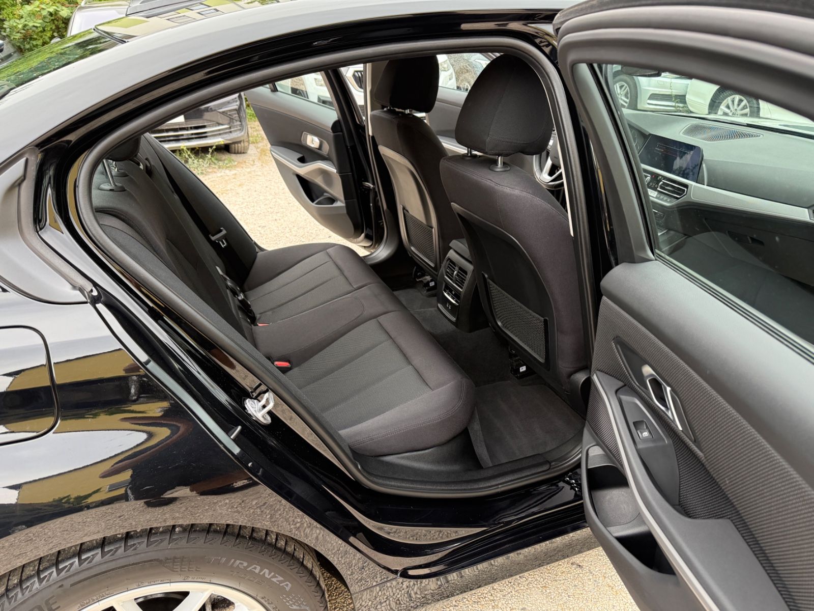 BMW 320d Lim Advantage Aut LED Navi 1.Hand foto 16