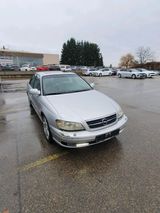 Opel Omega  3.0 V6 - Opel Omega mit Benzin-Antrieb: Limousine, 3.0