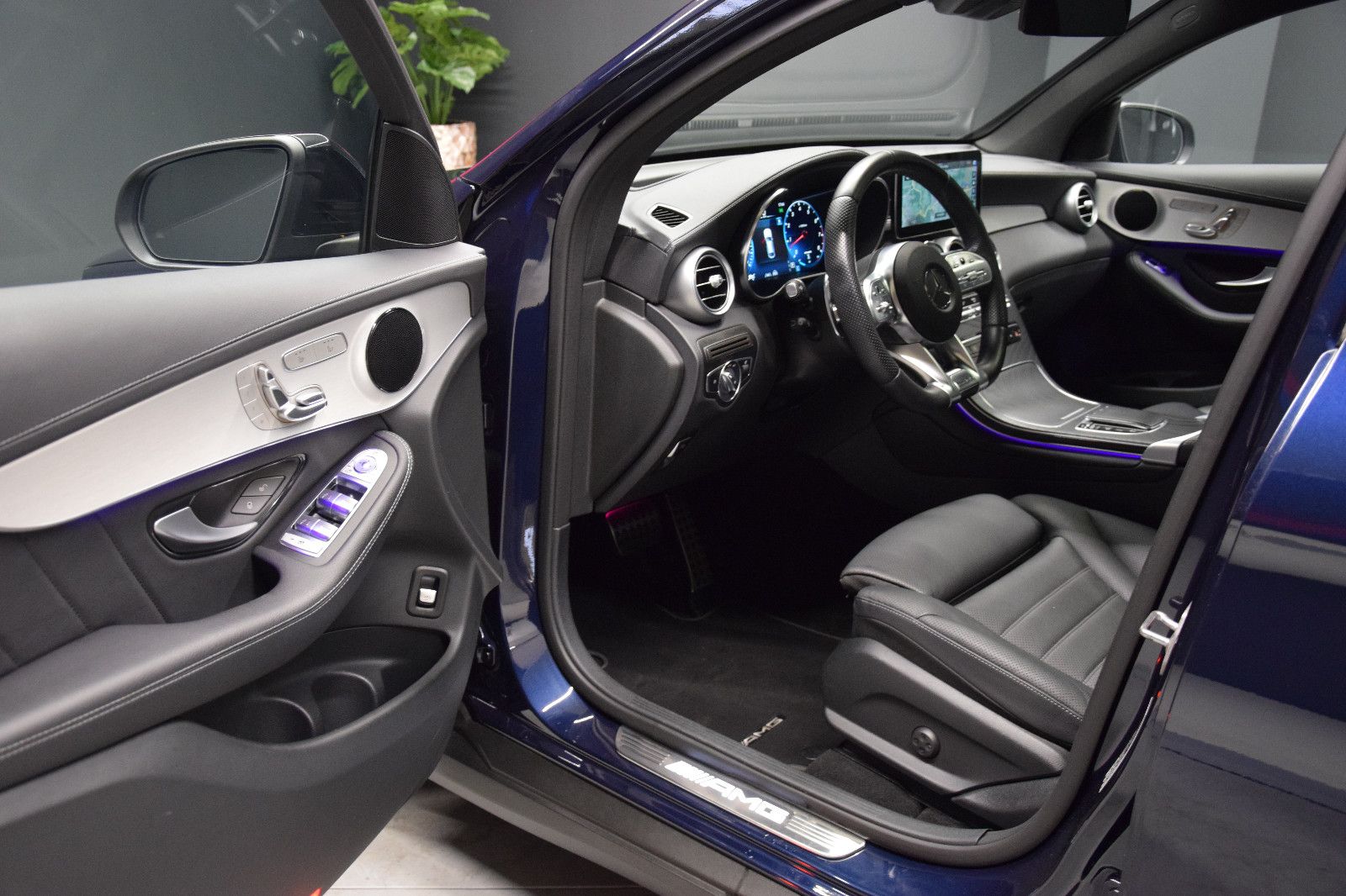 Fahrzeugabbildung Mercedes-Benz GLC 43 Coupe AMG 4Matic Pano s.AGA HuD ACC Burme