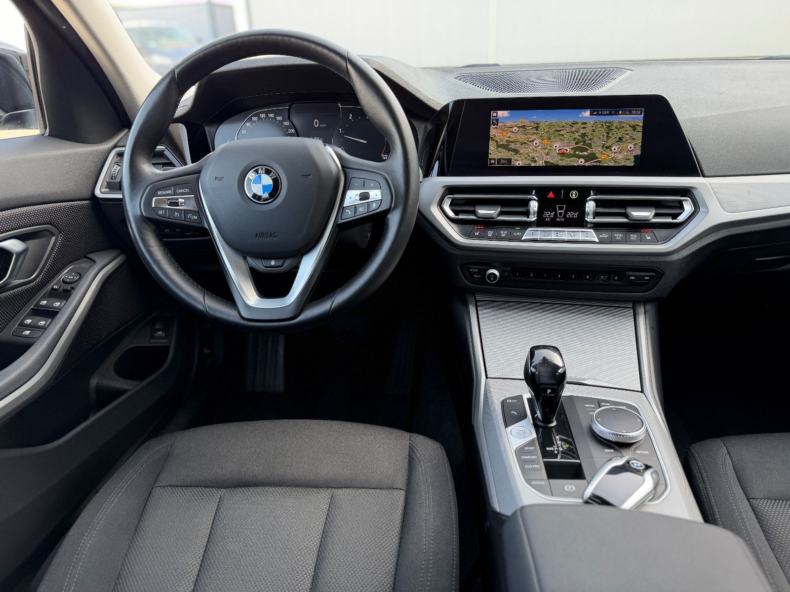 BMW 320 d xDrive Navi StdHzg. 8-fach LED+ SHZ ALU imagem 3