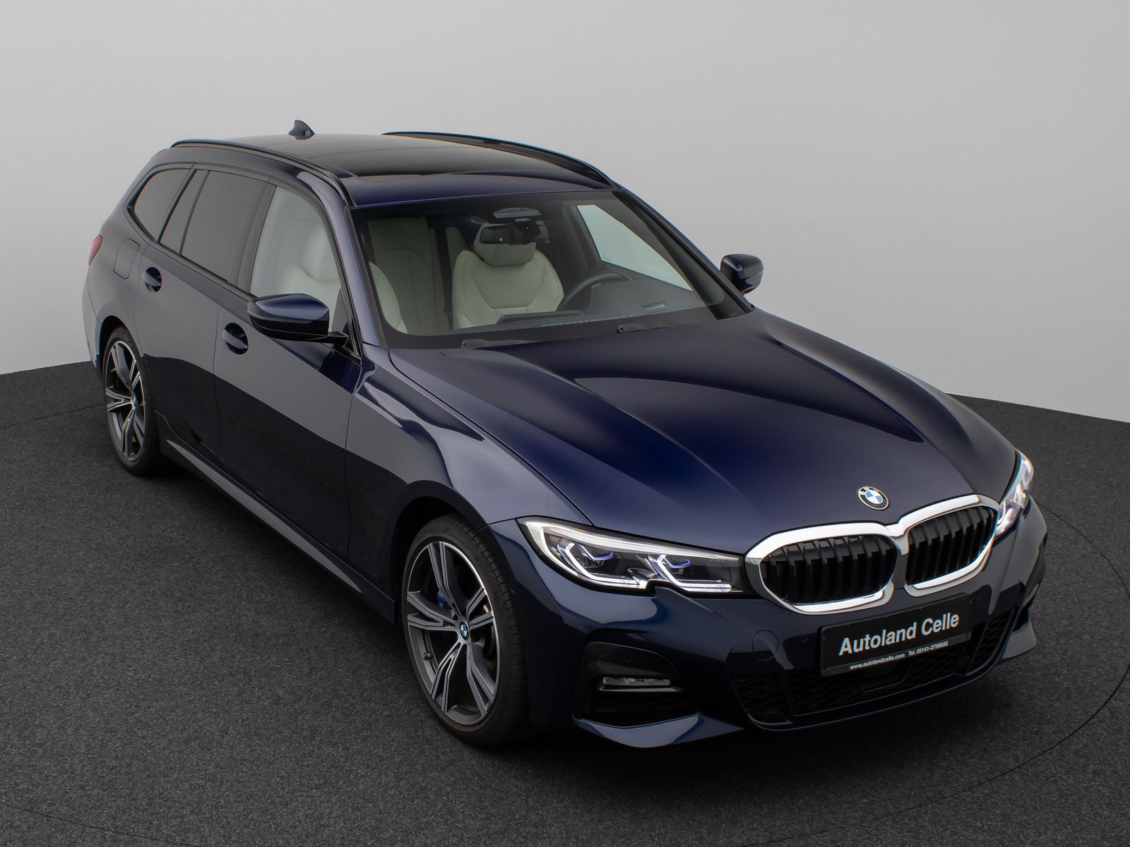 Fahrzeugabbildung BMW 330e xD M Sport Panoram Kamera Laser HUD DAB H/K