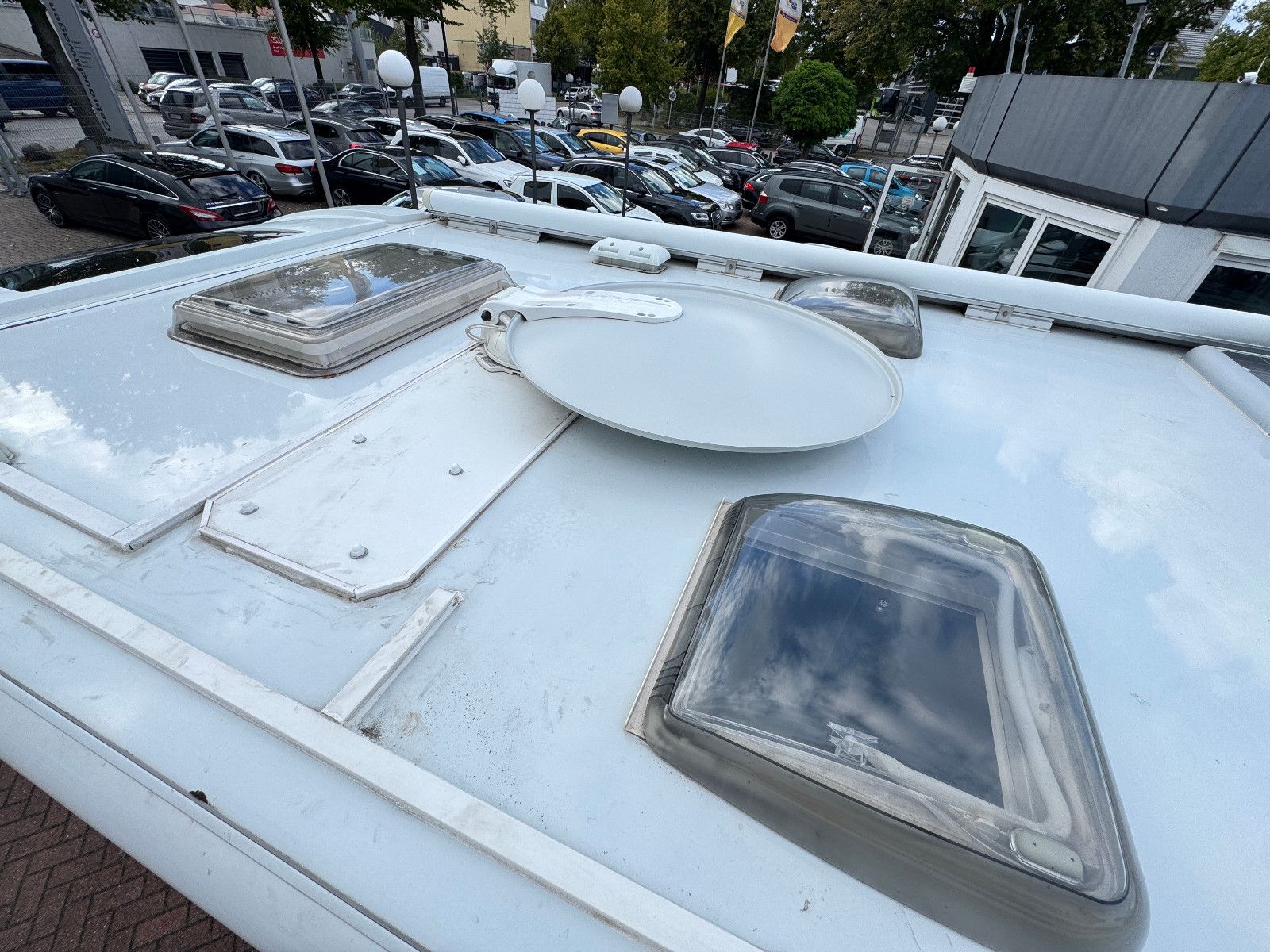 Fahrzeugabbildung Hobby PREMIUM DRIVE T 70 GE MAXI ALDE SOLAR LITHIUM