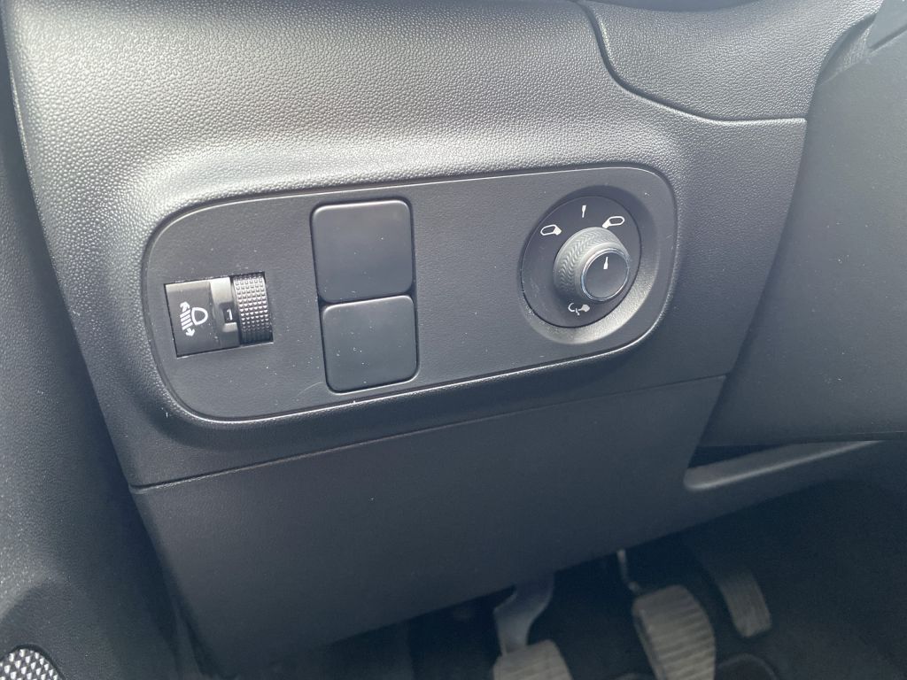 Fahrzeugabbildung Citroën C3 PT 83 S&S MAX *Sitzh*Navi*Cam*Carplay*Touch*