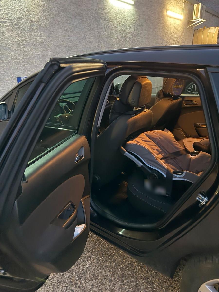 Opel Astra 2013 — photo 7