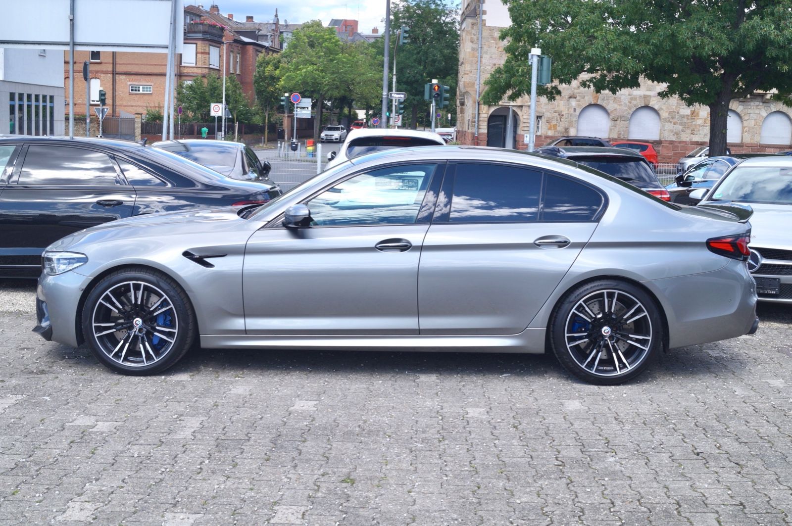 Fahrzeugabbildung BMW M5*AKRAPOVIC ANLAGE+CARBON+MOD.2019