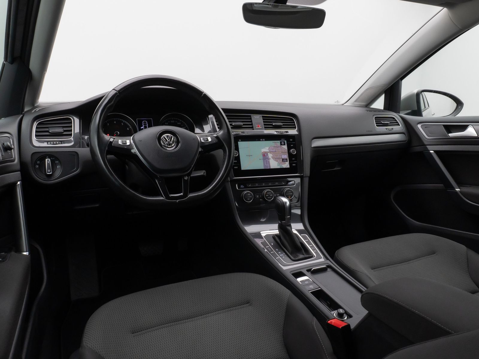 Fahrzeugabbildung Volkswagen Golf VII Variant Comfortline Navi PDC Standheiz