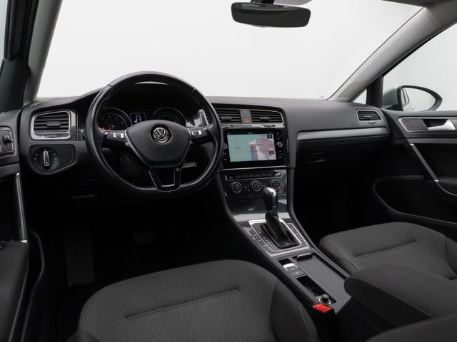 Foto Nummer 35: VW Golf
