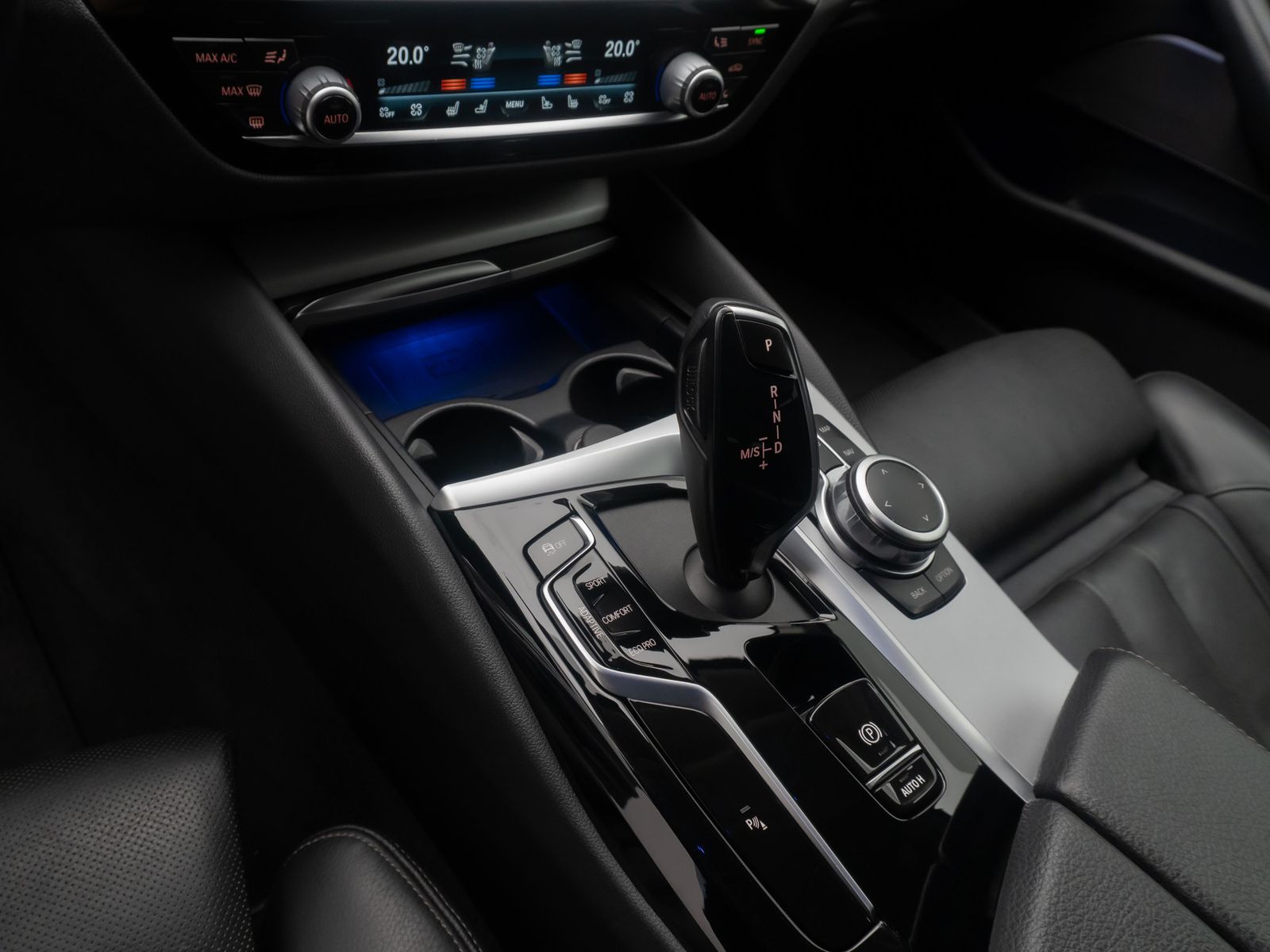 Fahrzeugabbildung BMW 520d DisplKey 4xKlima Laser HUD DAB Kamera AHK