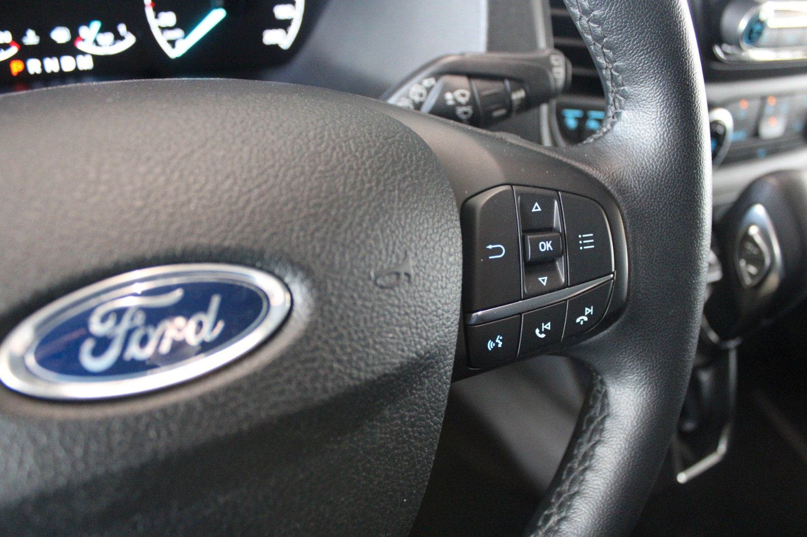 Fahrzeugabbildung Ford Ford Nugget PLUS Aufstelldach Aut WC Markise AHK