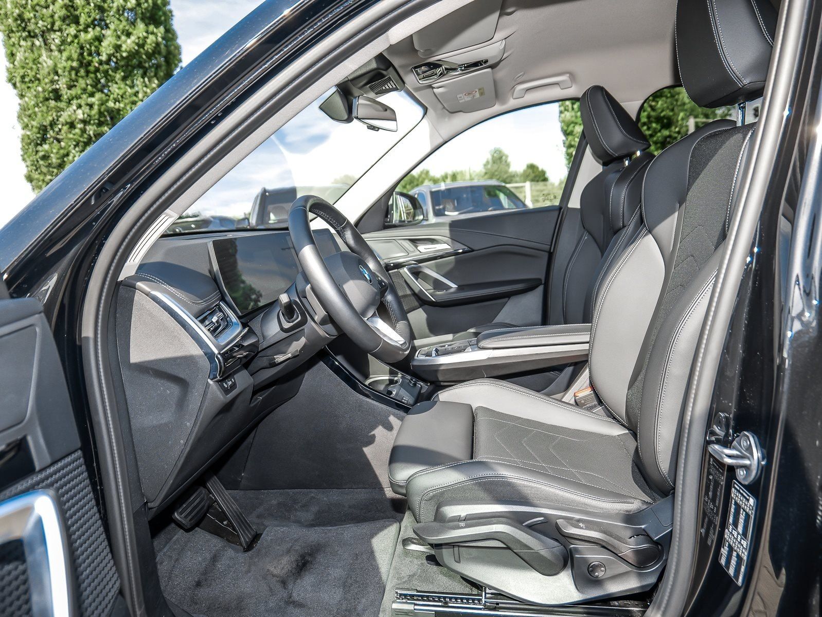 BMW X1 sDrive18d xLine AHK RFK NAVI LED PDC V H LM foto 5
