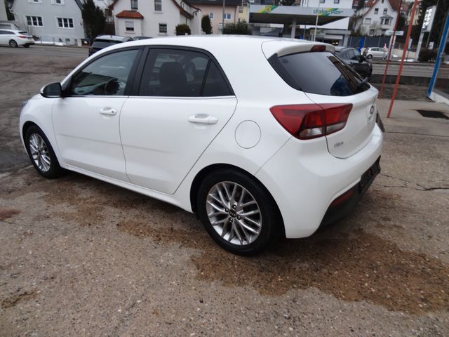 Fahrzeugabbildung Kia Rio Spirit/2.Hd/Kamera/Navi/SitzH/Alu/Garantie/