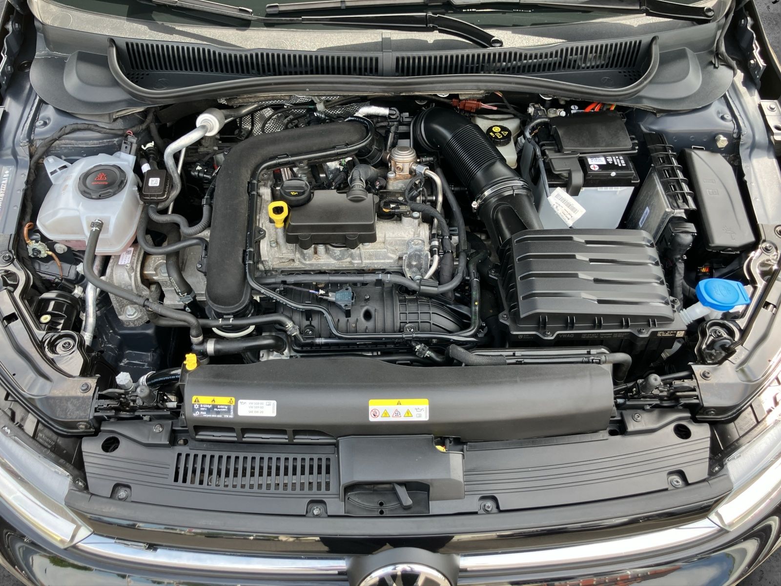 Fahrzeugabbildung Volkswagen Polo TSI R-line DSG Matrix AID RFK SH LM