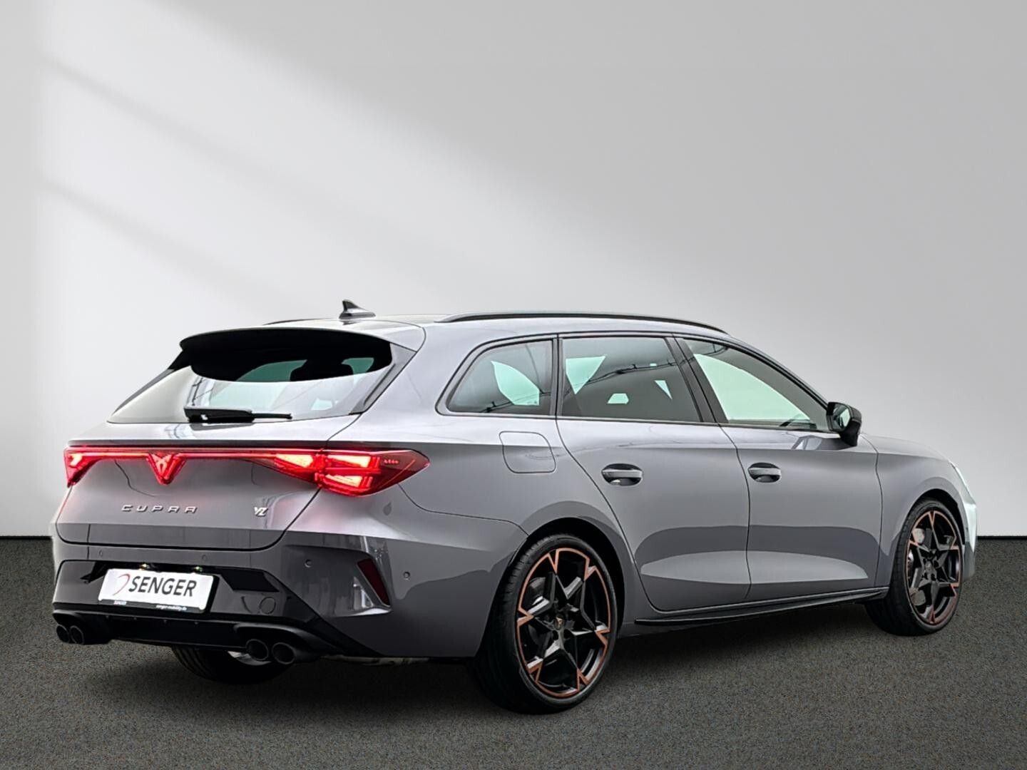 Cupra Leon Sportstourer VZ 2.0 TSI DSG 4Drive AHK imagem 3
