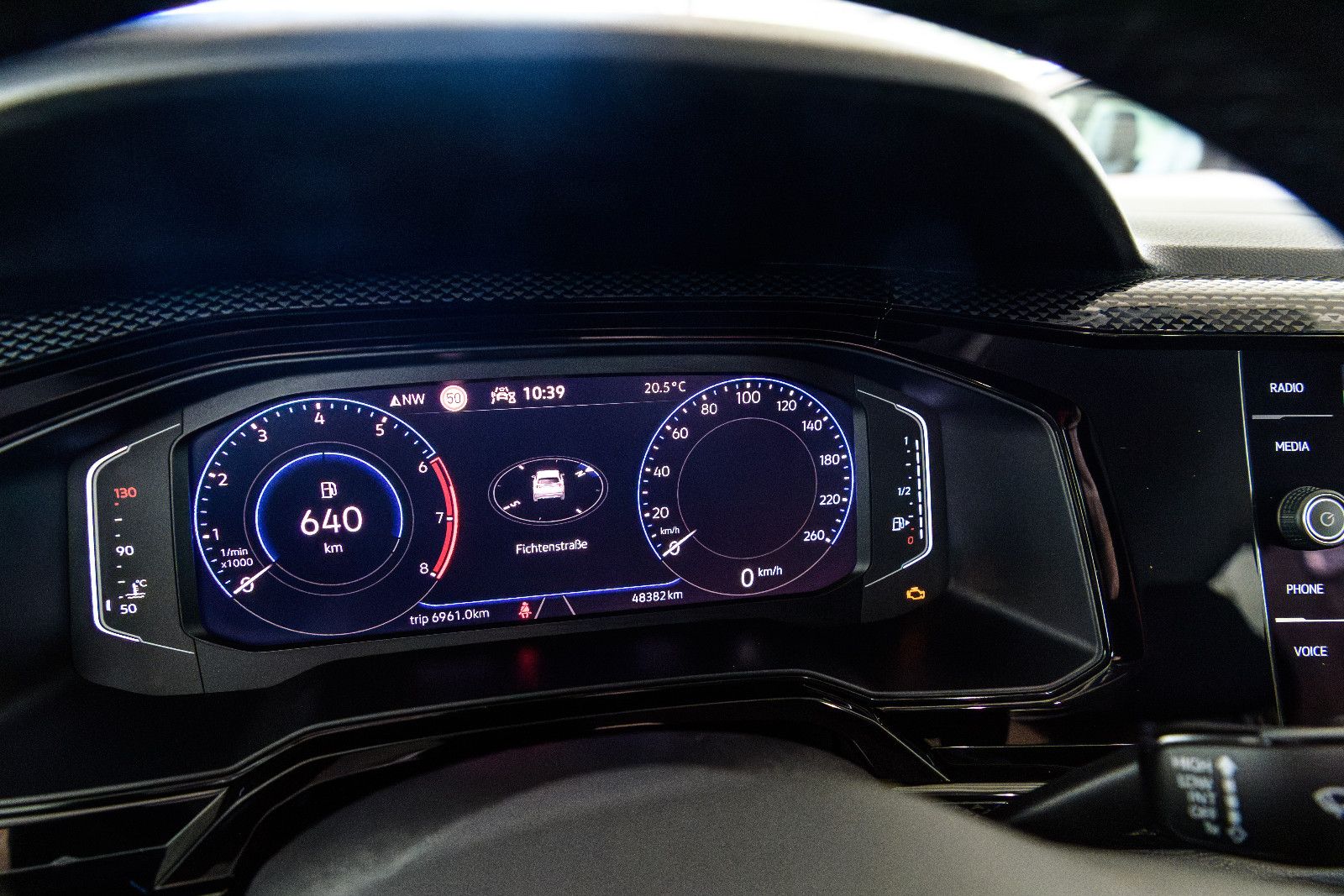 Fahrzeugabbildung Volkswagen Taigo Life+LED+KAMERA+SHZ+GJR+DIGIT.TACHO+ACC+IQ
