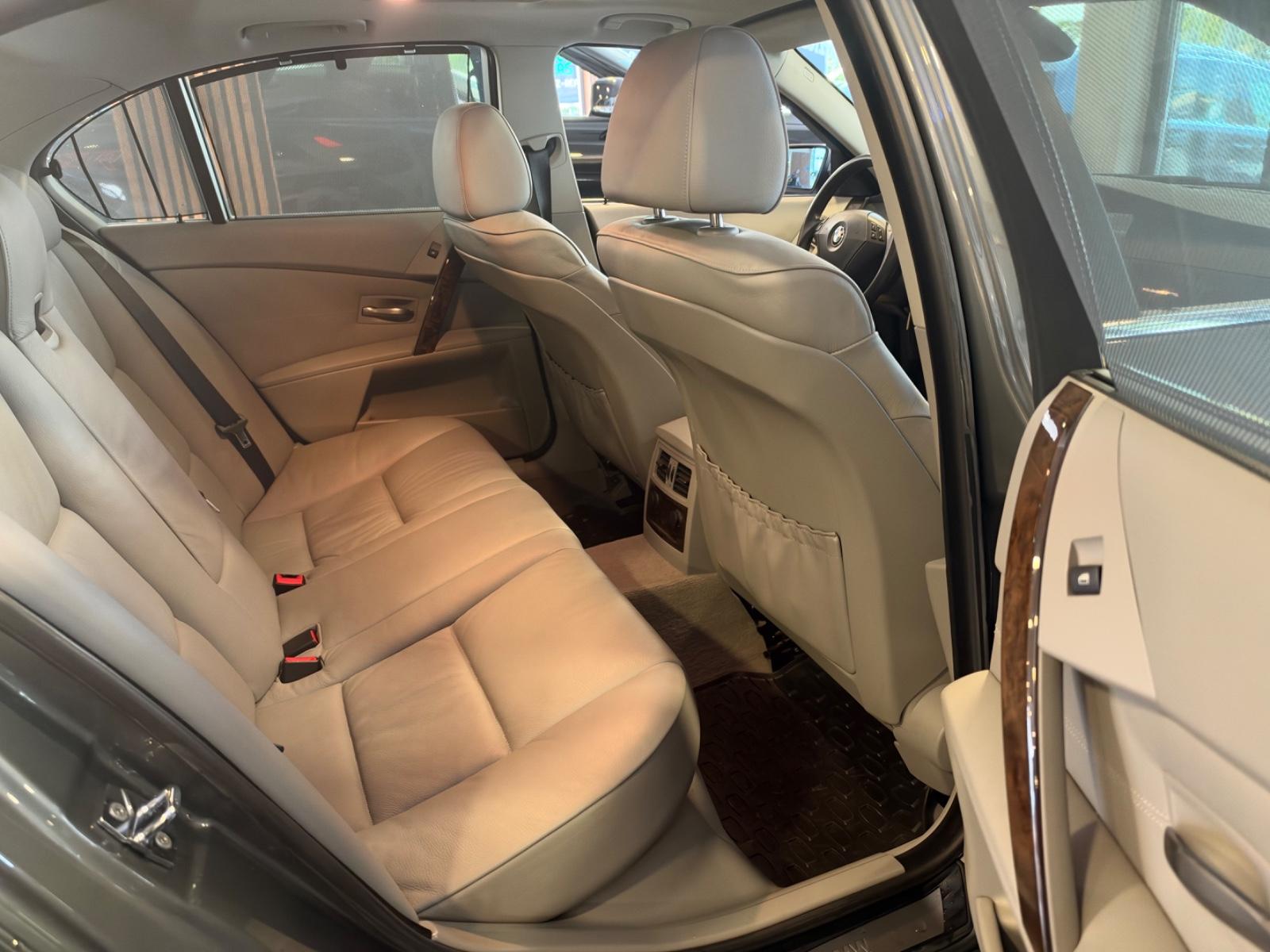 BMW 525i E60 2.5 218 ch • BVA • Cuir Dakota • Toit Ouvrant • PDC