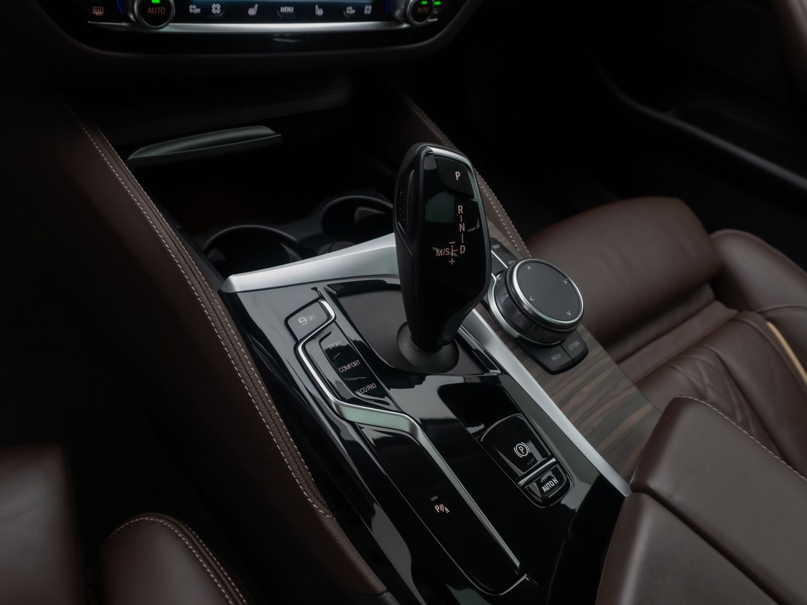 Fahrzeugabbildung BMW 540d xD Luxury Line Individual Panorama Massage