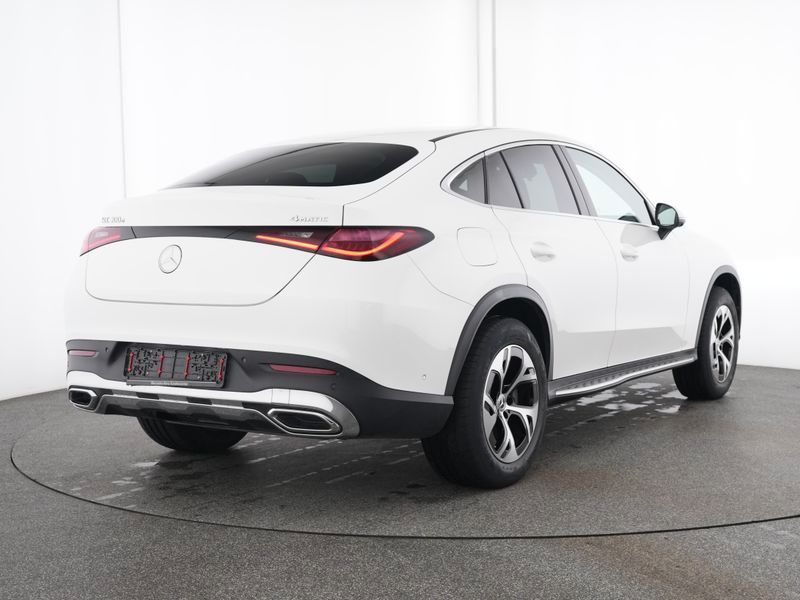 Fahrzeugabbildung Mercedes-Benz GLC 300 e 4M Coupé Avantgarde AHK+360°+Distronic