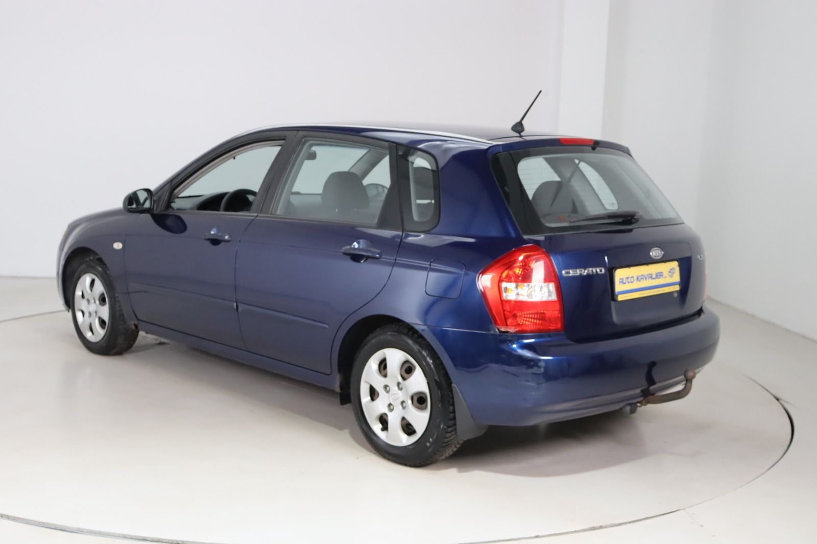 Fahrzeugabbildung Kia Cerato 1.6 LX HU/AU 08.2027 * Klima
