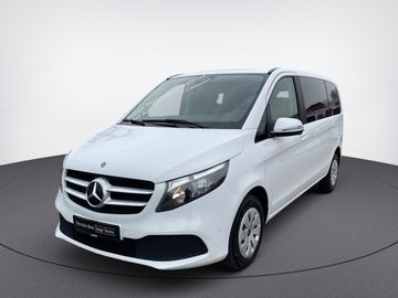 Mercedes V 220 - 2