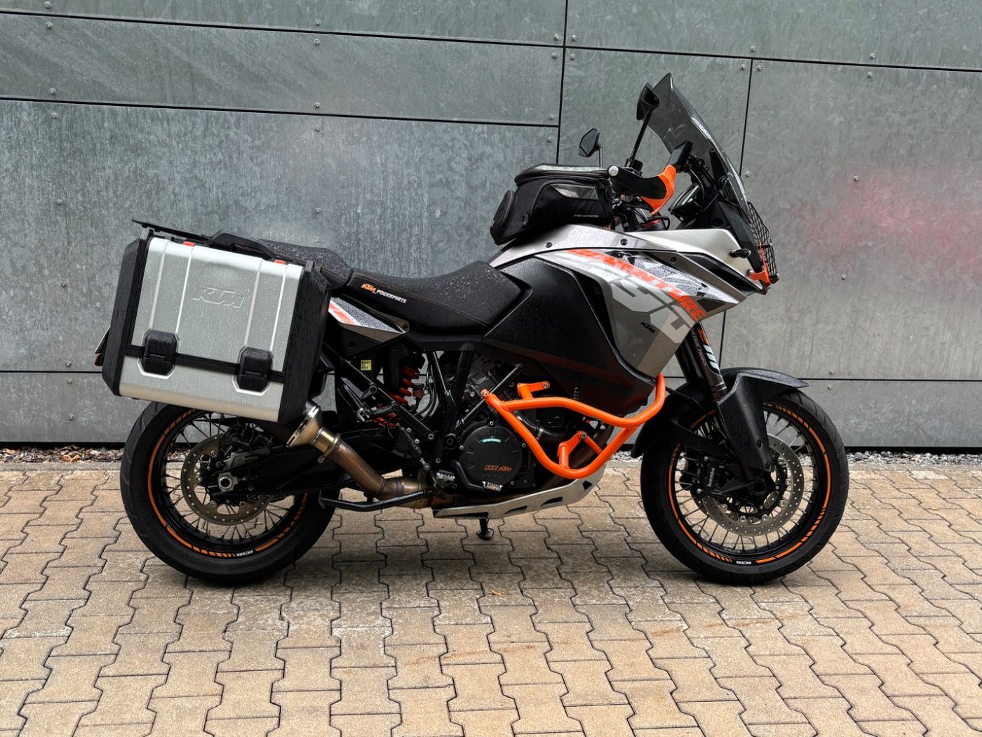 Fahrzeugabbildung KTM 1190 Adventure, viel Zubehör