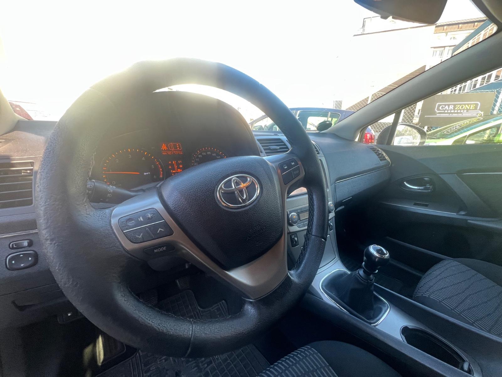 Toyota Avensis 2011 — photo 8